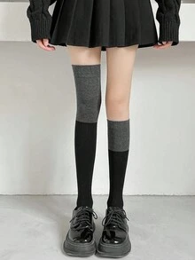 1 双女士黑灰色拼接及膝袜，时尚中长袜，潮流单品学院风，适合日常穿着 - 常規款 - 查看 6