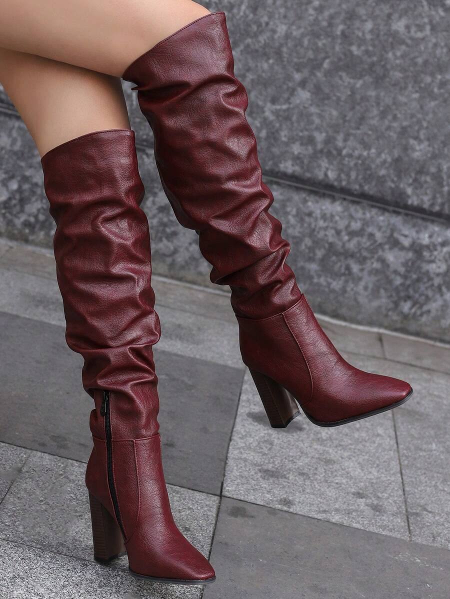 搭配连衣裙、酒红色靴子、粗跟、PU 皮革、尖头、侧拉链、褶饰、高跟过膝靴、性感时尚靴子 - 酒紅色 - 查看 1