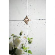 22 英寸 X 48 英寸大型奶油色和金色相框壁镜，木质拱形镜子，带装饰窗，适用于客厅、浴室、玄关家居浴室装饰夏季化妆品收纳盒，适合返校季