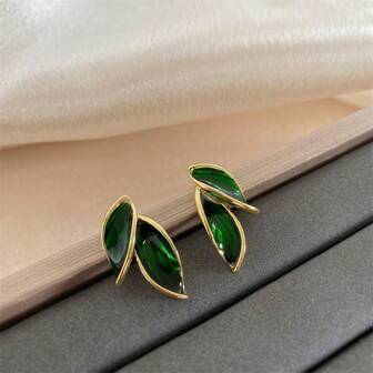 2pcs Minimalist Leaf Stud Earrings For Women And Girls