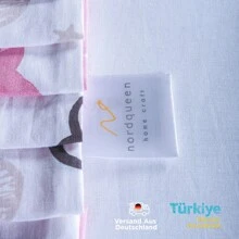 Nordqueen Nordqueen Baby&kinder Bettwäsche Set, 100% Baumwolle Das Bettwäsche-Set wird in der Türkei hergestellt. Die 100% Baumwoll-Bettdecke ist atmungsaktiv, weich und bietet komfortablen Schlaf. Der Kissenbezug hat einen Reißverschluss, und die Bettwäsche ist OEKO-TEX® STANDARD 100 zertifiziert.