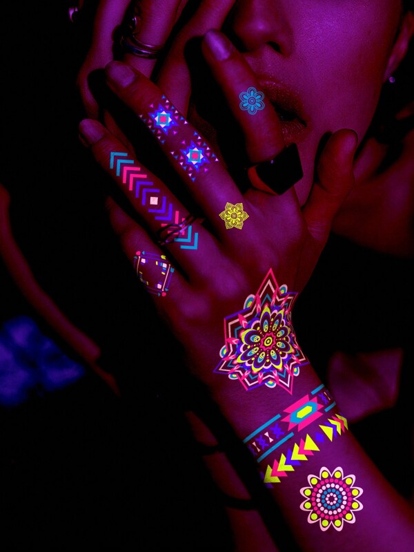 12 folhas de tatuagens temporárias neon glow, adesivos de arte corporal com luz negra, adesivos de tatuagem com luz ultravioleta, perfeitos para festas noturnas e Halloween, designs variados para festivais de música e festas corporais