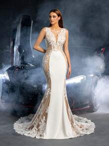 Faeriesty Robe de mariée élégante à encolure plongeante, ourlet de sirène, avec broderie florale en dentelle