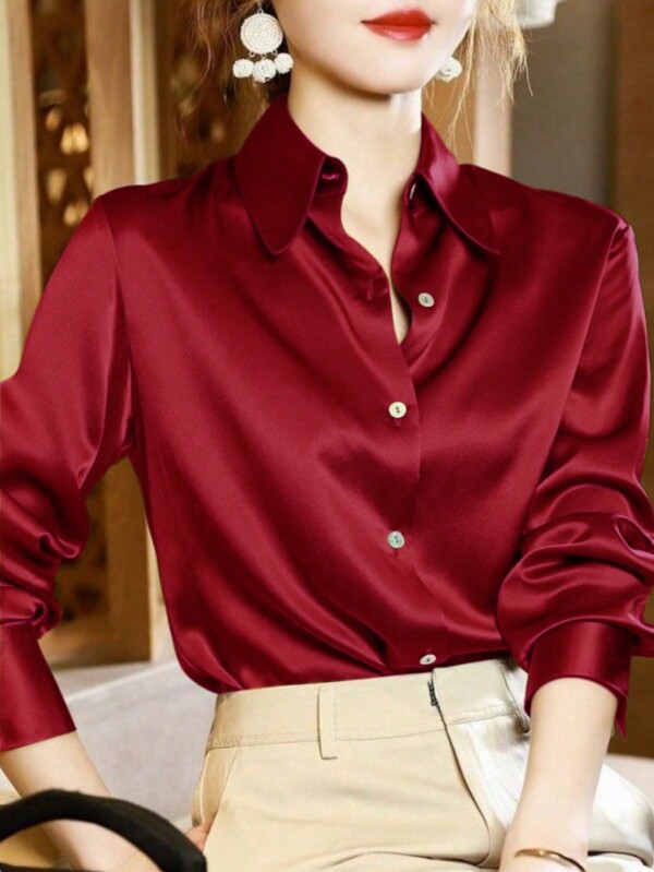 Blusa de manga larga con botones al frente, elegante para usar en la oficina