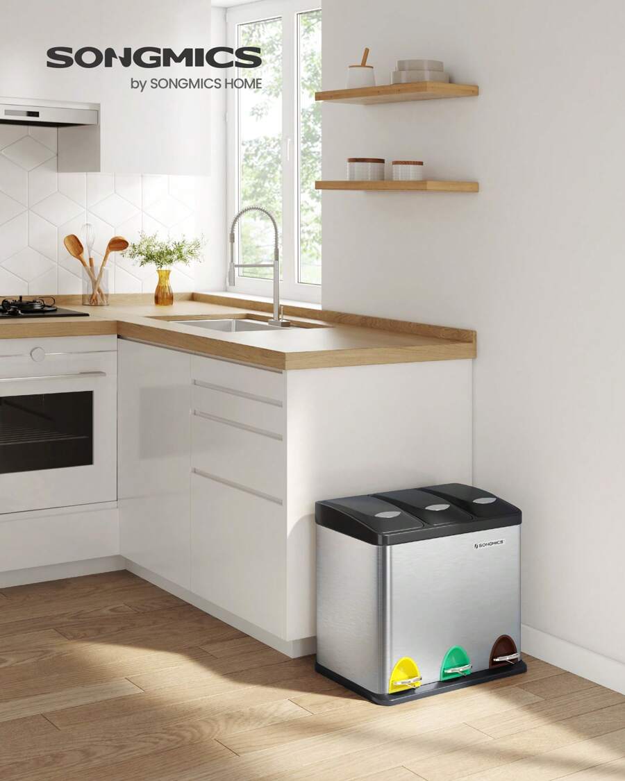 SONGMICS Papelera de cocina, 3 x 8 L, con tapas, basura triple de acero para pequeñas familias, pedales y cuartos, fácil de limpiar, blanco y gris/plata y ne gro - Ver 1
