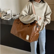 时尚大容量运动/健身包手提包，高品质皮革旅行行李袋，适合装衣服和行李 - 棕色 - 查看 2