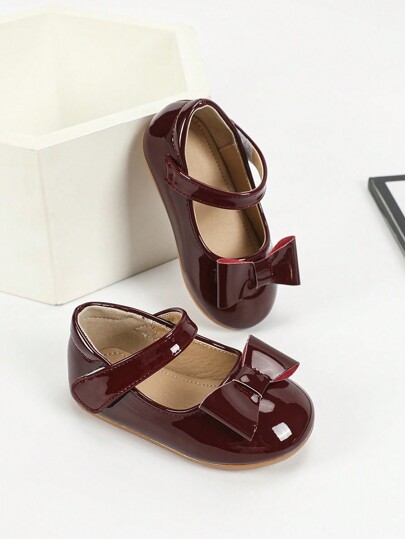 1 par de zapatos planos con diseño de correa de PU decorados de manera sencilla para bebé/niño pequeño, lindos para uso al aire libre en primavera/otoño