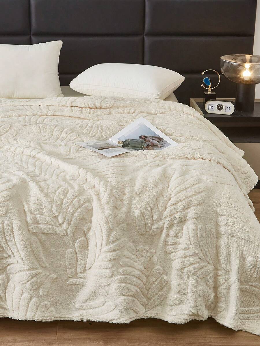 1pc Velvet Jacquard Solid Color Blanket, Modern Style Polyester Banana