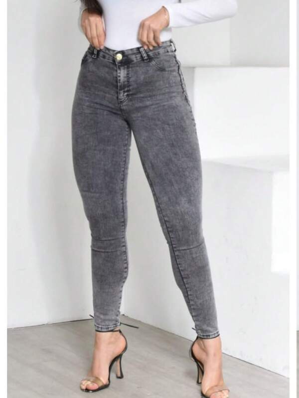 Calça skinny preto estonada elastano