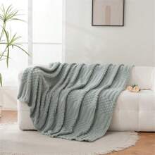 1 pièce Couverture en flanelle polaire rayée douce et moelleuse, lavable en machine, non pelucheuse, pour usage à la maison/au bureau/dans la voiture/en voyage/en fête, convient pour la chambre à coucher, cadeau d'anniversaire ou de remise des diplômes