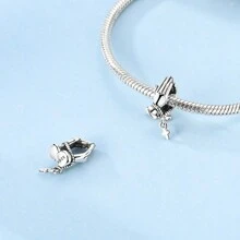 Charms à perles en forme de mains en prière s'adaptant aux bracelets. Pendentif en croix bénie en argent sterling 925 pour la création de bijoux. Cadeau fin pour les femmes et la famille pour un anniversaire