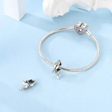 Charms à perles en forme de mains en prière s'adaptant aux bracelets. Pendentif en croix bénie en argent sterling 925 pour la création de bijoux. Cadeau fin pour les femmes et la famille pour un anniversaire