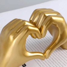 1pc Heart & Hand Shaped Resin Decor, Creative Luxury Style, Suitable For Desk, Office And Home Decoration - Multicolor - View 2