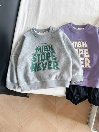 Bluza z nadrukiem Young Boy Slogan z okrągłym dekoltem i swobodnym luźnym krojem