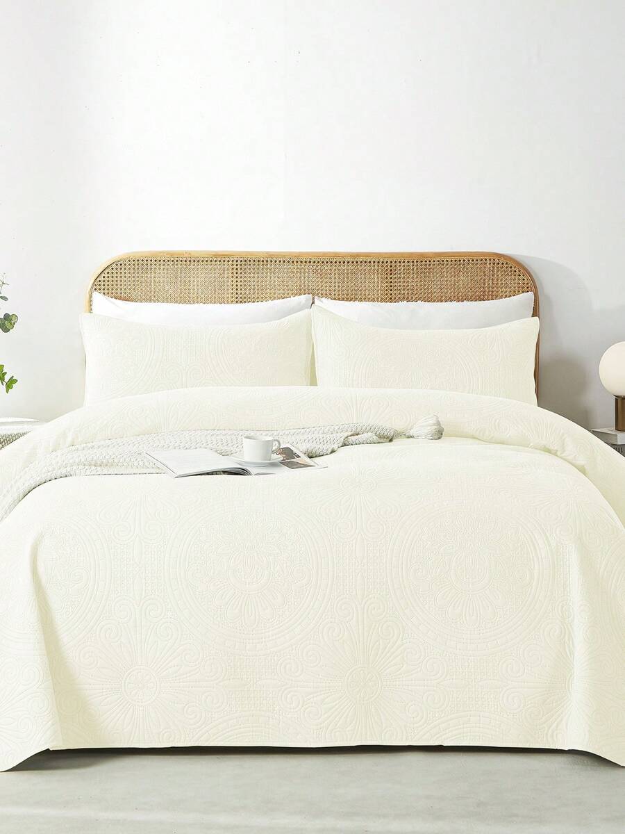 3 Pieces Of Solid Color Quilt Set With Creative Circular Pattern Design. Suitable For All Seasons, Soft And Comfortable Bedding Set, (Include 1 Quilt + 2 Pillowcases). - White - View 1