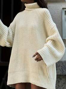 1 件女式高领纯色针织连衣裙 - 针织面料，秋冬季的绝佳选择