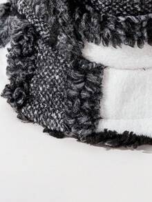 1pc Unisex Black & White Geometric Pattern Fleece Bucket Hat, Suitable For Autumn/Winter Warmth, Casual Wear, Travel