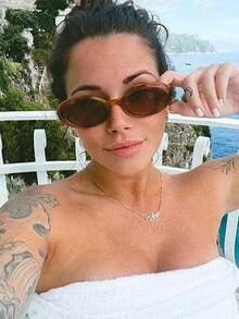 Kính thời trang hình bầu dục cổ điển cho nam nữ Kính thời trang tròn hẹp hợp thời trang Y2K Kính thời trang hình bầu dục cổ điển cho nữ Kính thời trang bãi biển gọng nhỏ Kính thời trang phong cách retro thập niên 90 Kính thời trang có bản lề kim loại hợp thời trang Nhiều màu sắc có sẵn - Nhiều màu - Xem 8