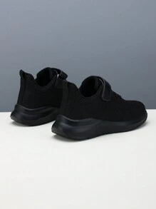 Un par de zapatillas deportivas para niños, zapatos escolares para niños, zapatillas de goma para niños, zapatillas tipo slip on para bebés niños, zapatillas deportivas para niños, zapatos deportivos para niños color azul cielo