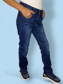 CHUEKITOS. Pantalón de mezclilla para niño en corte Slim, con ajustador en la cintura, bordado interior, tela suave - Azul lavado oscuro - Ver 1