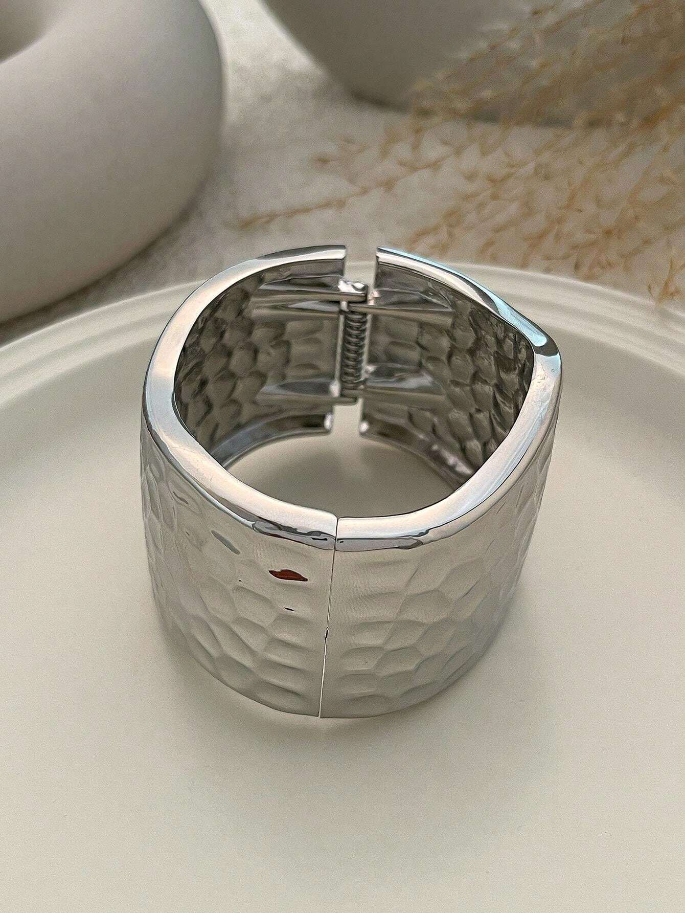 1pc Luxurious Minimalist MultiElement Metal Rhinestone Cuff Bracelet