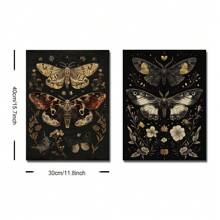 Lot de 2 affiches artistiques sans cadre au style gothique avec des motifs floraux botaniques et des papillons/papillons de nuit. Style esthétique sombre, académique, bohème. Peinture sur canevas minimaliste florale pour décoration de dortoir, appartement, salon, chambre à coucher, maison