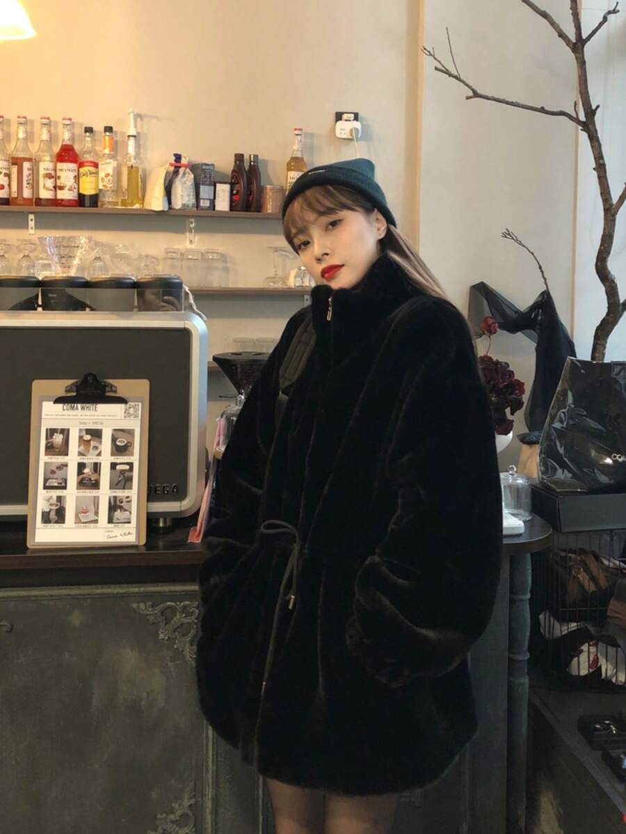 2025 秋冬新款女款水貂毛绒仿皮草外套，立领短款收腰羊毛保暖夹克 - 黑色 - 查看 1