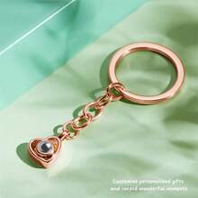 1pc Customized Photo Projection Keychain, Simple And Cute Heart-Shaped Keychain, Unique Gift For Couples, Valentine's Day, Thanksgiving, Christmas, Anniversary, Mother's Day, Father's Day And Birthday Commemorative Gifts, Suitable For Couples, Couples, And Good Gifts For Lovers