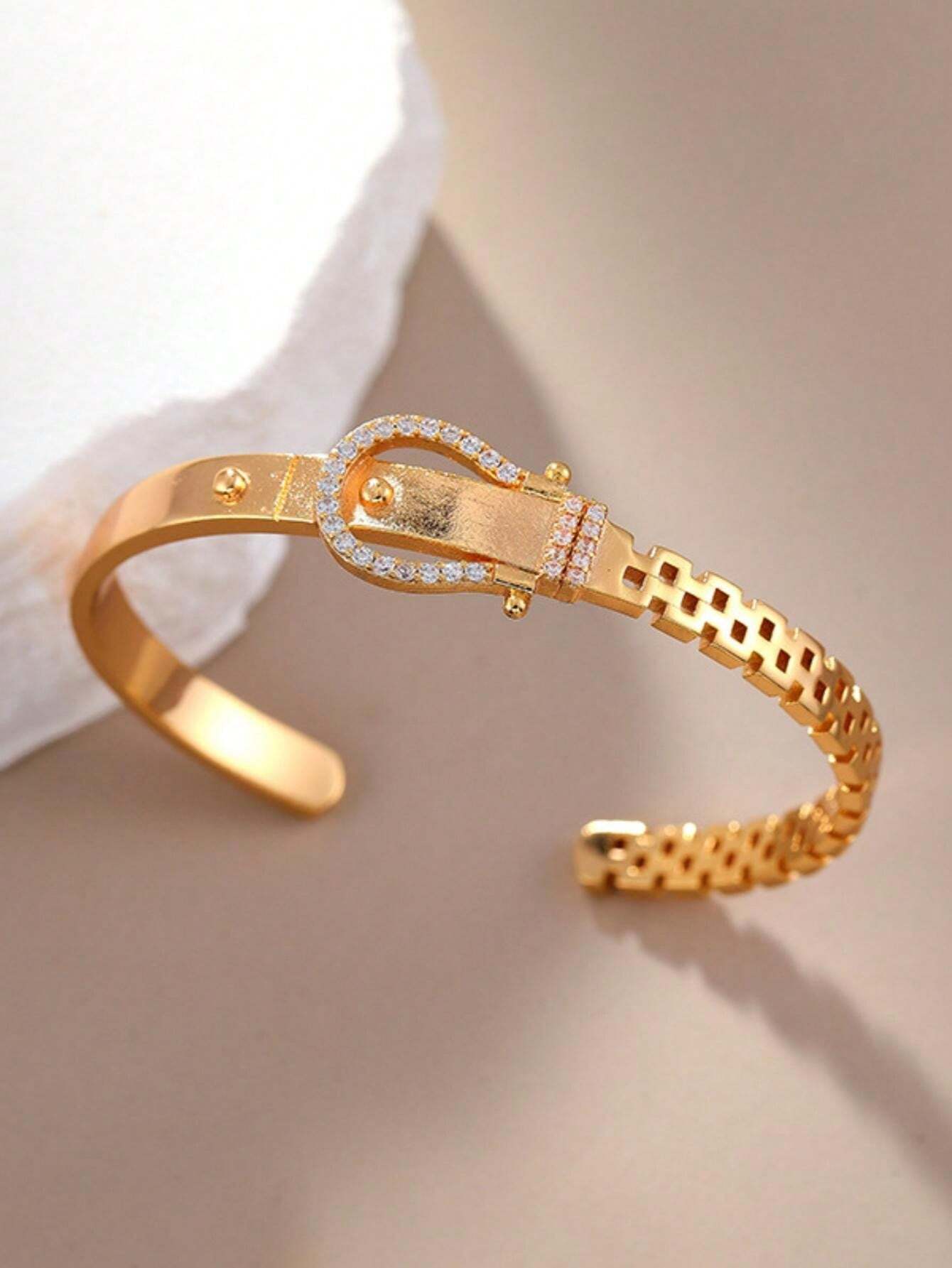 A Set Of 2 Pieces Of Chic And Elegant Personality Belt Shape Design