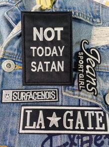 1 套 2/4 件黑白英文字母刺绣补丁涤纶熨烫补丁缝制 DIY 服装配件布贴适用于背包、牛仔裤、夹克、T 恤、帽子、连衣裙等 - 黑與白 - 查看 2