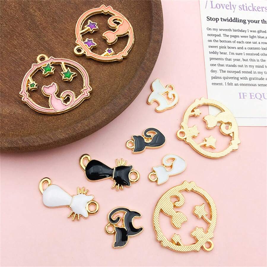 10 Mặt dây chuyền hình mèo con dễ thương bằng men ngẫu nhiên, Mặt dây chuyền bằng hợp kim kẽm mạ vàng dùng để làm đồ trang sức DIY - Hoàn hảo cho vòng cổ, vòng tay, hoa tai và móc khóa - Nhiều màu - Xem 1