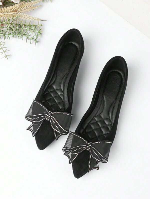 New Black Suede Low Vamp Flat-Bottomed Pointed Versatile Soft Sole Fashionable Rhinestone Bow Plus Size Extra Large Ladies Shoes, Suitable For All Seasons Commuting Valentines