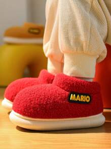 1 par de pantuflas para niños, nuevo estilo de invierno, zapatos interiores para niñas con suela blanda, antideslizante y forro térmico, color rojo