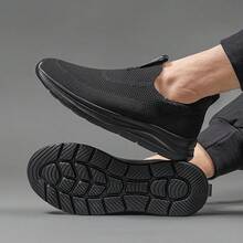 男士夏季透气跑步鞋，青年软底防滑户外运动鞋，适合四季训练徒步 - 黑色 - 查看 2