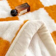 高品质北极天鹅绒双面格纹毛毯，日常休闲家居必需品 - 棋盤格雙面絨毯-橘黃 - 查看 3