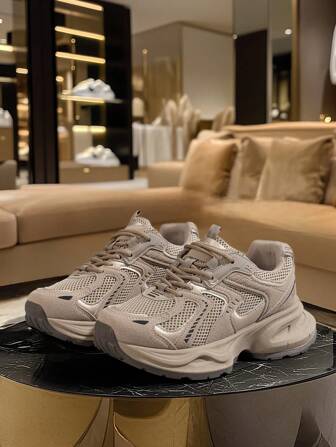 女士银色厚底运动鞋，2025 春季新款时尚轻便厚底百搭网眼透气休闲运动鞋，