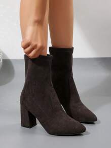 بوت كلاسيكية نسائية موضة عام 2025 ذات رقبة مدببة وكعب سميك، بوت قصيرة متعددة الاستخدامات وعصرية، بوت عالية الساق مطاطية، مناسبة لعيد الأم - قهوة بني - مشاهدة 8