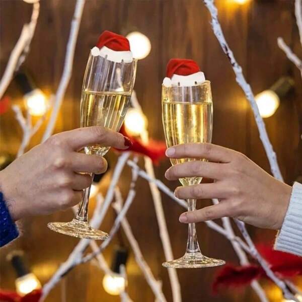 10pcs Paper Red Wine Glass Name Tag, Creative Christmas Hat Cartoon Design Wine Glass Name Tag, Christmas Party Decoration,Christmas Gifts,Merry Christmas