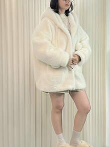 女士时尚日常可爱仿貂毛绒球连帽蓬松外套 - 白色 - 查看 5