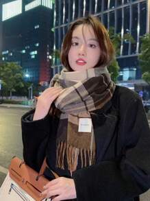 1pc Retro Checkered Scarf, Imitation Cashmere Warm Couple Scarf, Versatile For Autumn/Winter - Khaki - View 4