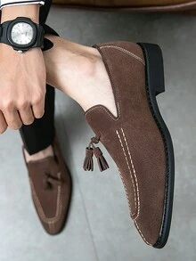 男士绒面革乐福鞋品牌复古一脚蹬经典休闲驾车鞋，正式婚礼派对尖头流苏正装鞋 - 棕色 - 查看 2