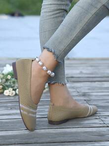 女士时尚新款透气纯色方头柔软平底一脚蹬休闲运动鞋，适合妈妈，舒适运动乐福鞋 - 卡其色 - 查看 8