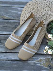 女士时尚新款透气纯色方头柔软平底一脚蹬休闲运动鞋，适合妈妈，舒适运动乐福鞋 - 卡其色 - 查看 3