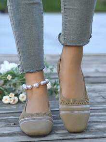 女士时尚新款透气纯色方头柔软平底一脚蹬休闲运动鞋，适合妈妈，舒适运动乐福鞋 - 卡其色 - 查看 1