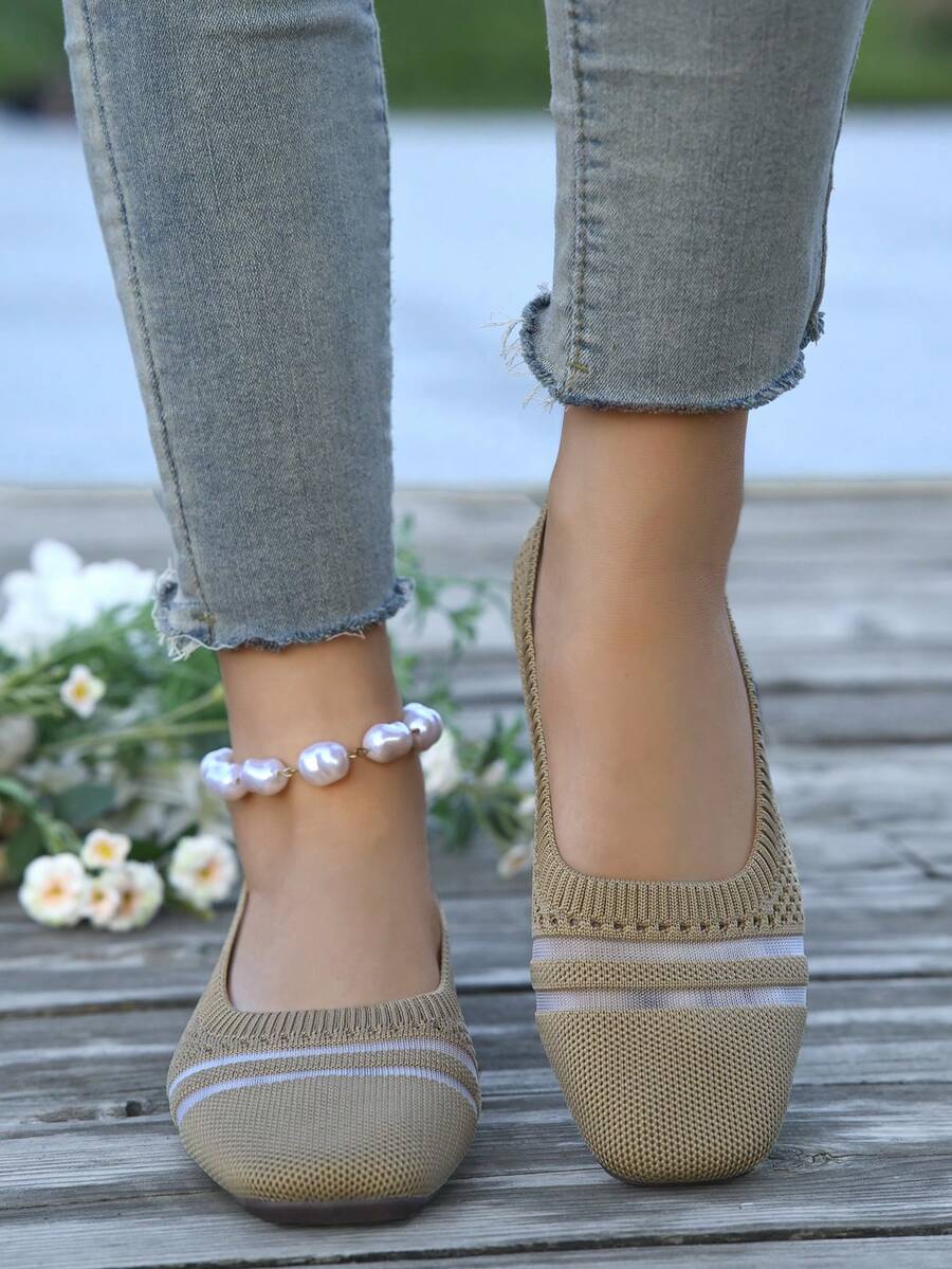 女士时尚新款透气纯色方头柔软平底一脚蹬休闲运动鞋，适合妈妈，舒适运动乐福鞋 - 卡其色 - 查看 1