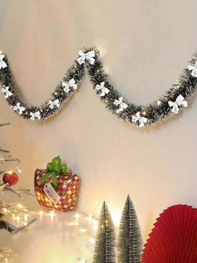 1 Stück 2m grünes & weißes Weihnachtsband Dekorationselement mit 12 Stück silbernen Schleifen & Schneeflockendetails