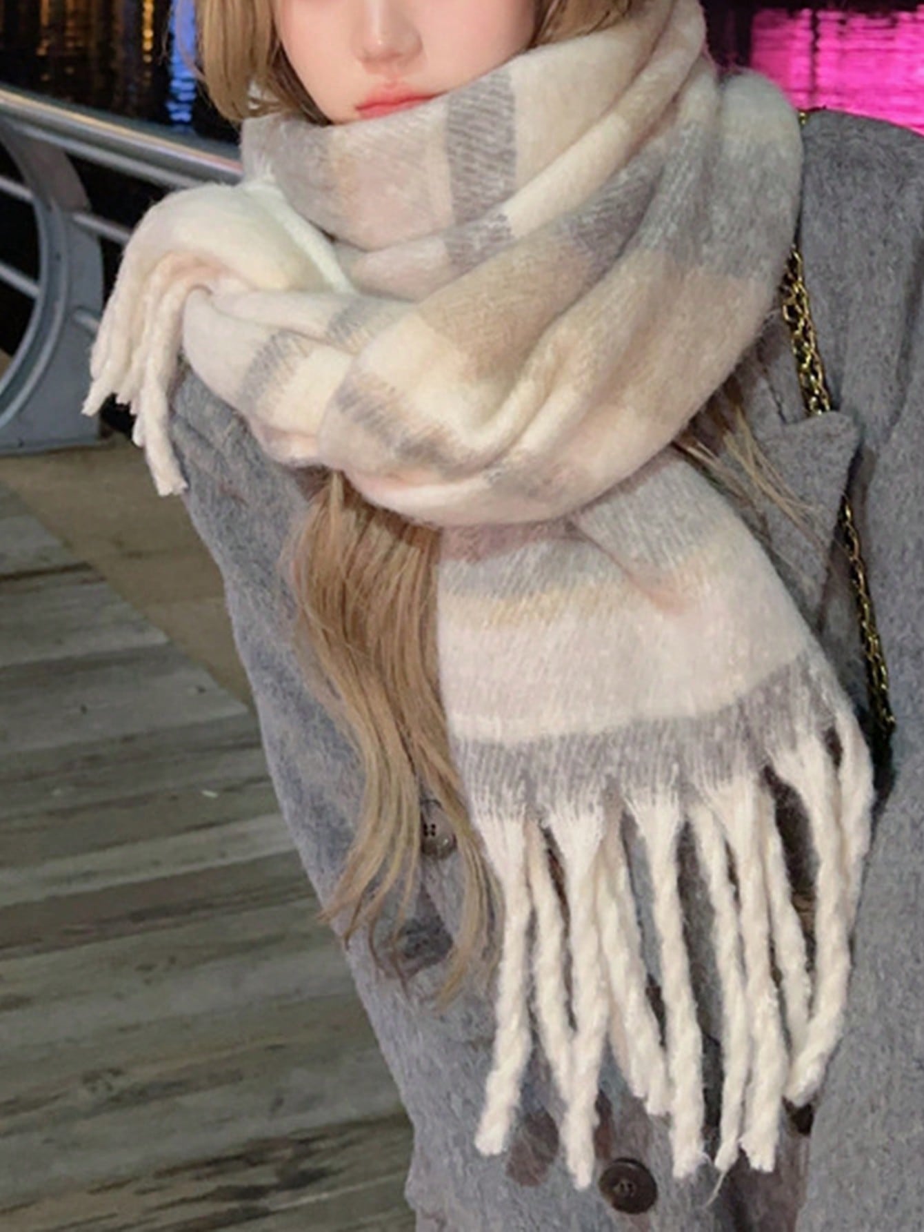 قطعة واحدة وشاح تأثيري عالي الجودة بتصميم كرتوني ج...