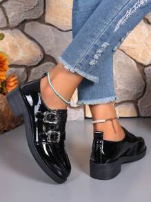 大码黑色水晶扣平底鞋，简约时尚的工作鞋，穆勒一脚蹬设计，女士方头乐福鞋，金属装饰，舒适正式平底鞋，英式软底绒面莫卡辛鞋，粗低跟鞋 - 黑色 - 查看 3