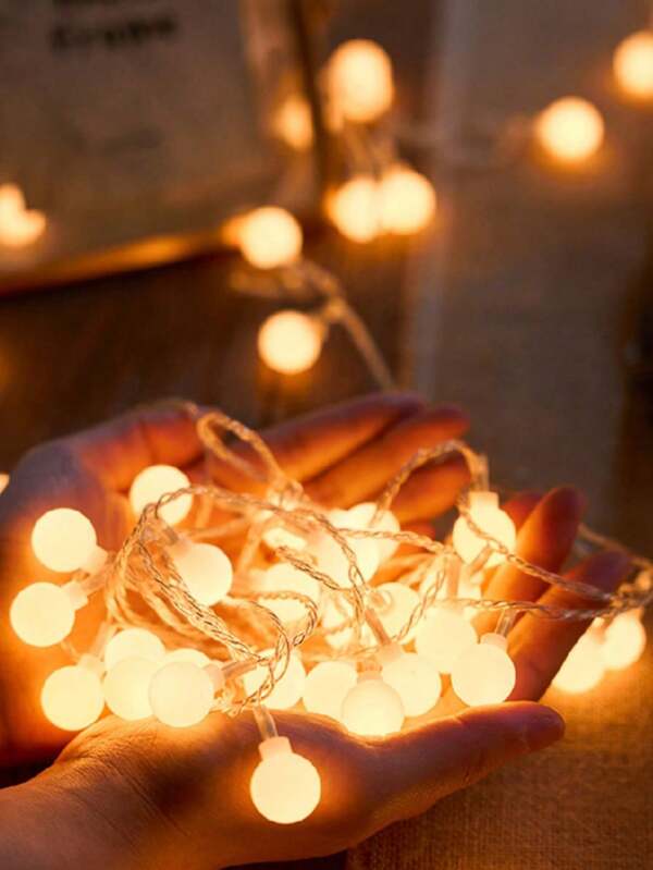 1 Stück USB-betriebene 1,5/3/4,5/6M LED-Lichterkette mit weißen Kugeln, Innenraum Deko Feen Lichterkette, Schlafzimmer Wanddeko LED-Lichterkette, 8 Blitzmodi, geeignet für Hochzeitsdekoration, Geburtstagsparty Deko, Zeltdekoration, Halloween, Außendekoration, Garten, Höfe, Weihnachtsbaum Beleuchtung