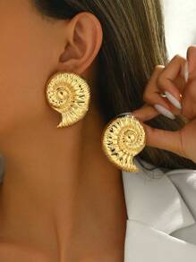 1對度假風格時尚蝸牛形誇張金屬耳釘，適合女性日常佩戴